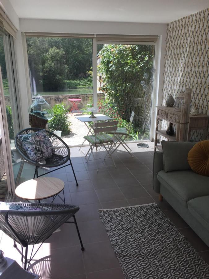 De Charme Et D'Eau Bed & Breakfast Saint-Savinien Exterior photo
